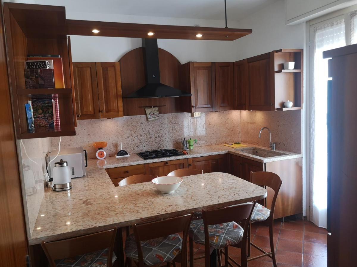Ai Quattro Ulivi Apartment Peschiera del Garda Bagian luar foto