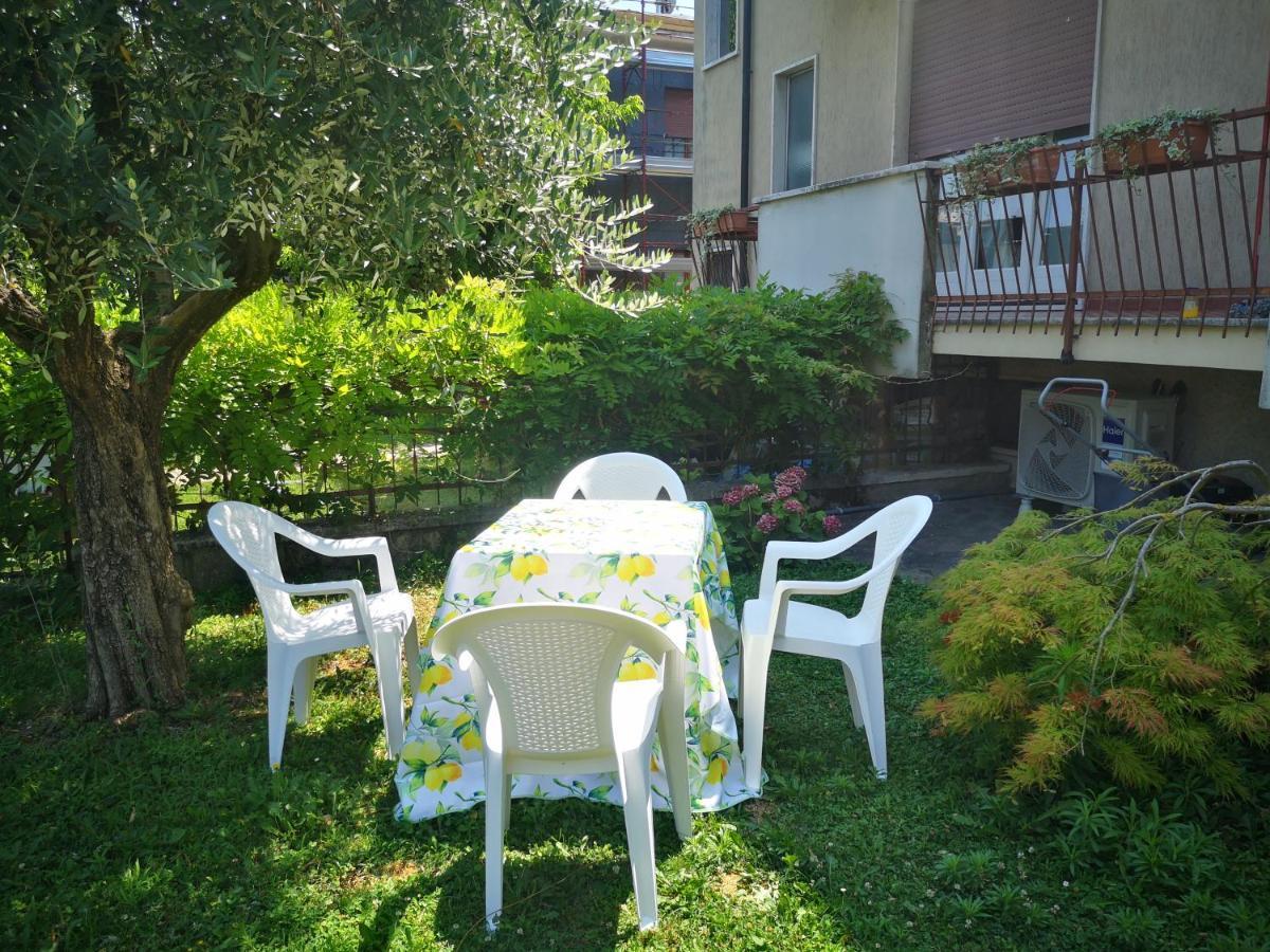 Ai Quattro Ulivi Apartment Peschiera del Garda Bagian luar foto